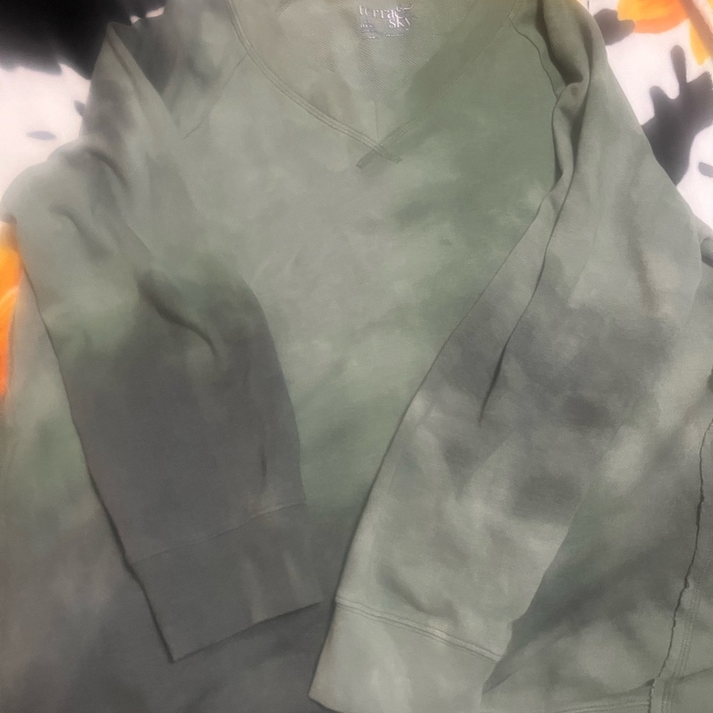 Terra & Sky women’s V-Neck Sweater - Green Tie-Dye